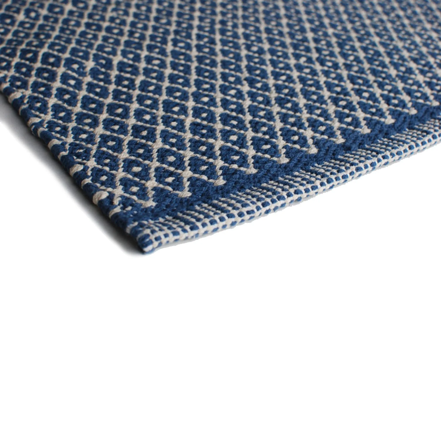 Aspegren-rug-rhombe-blue-closeup-web 2701 2910 3321.jpg