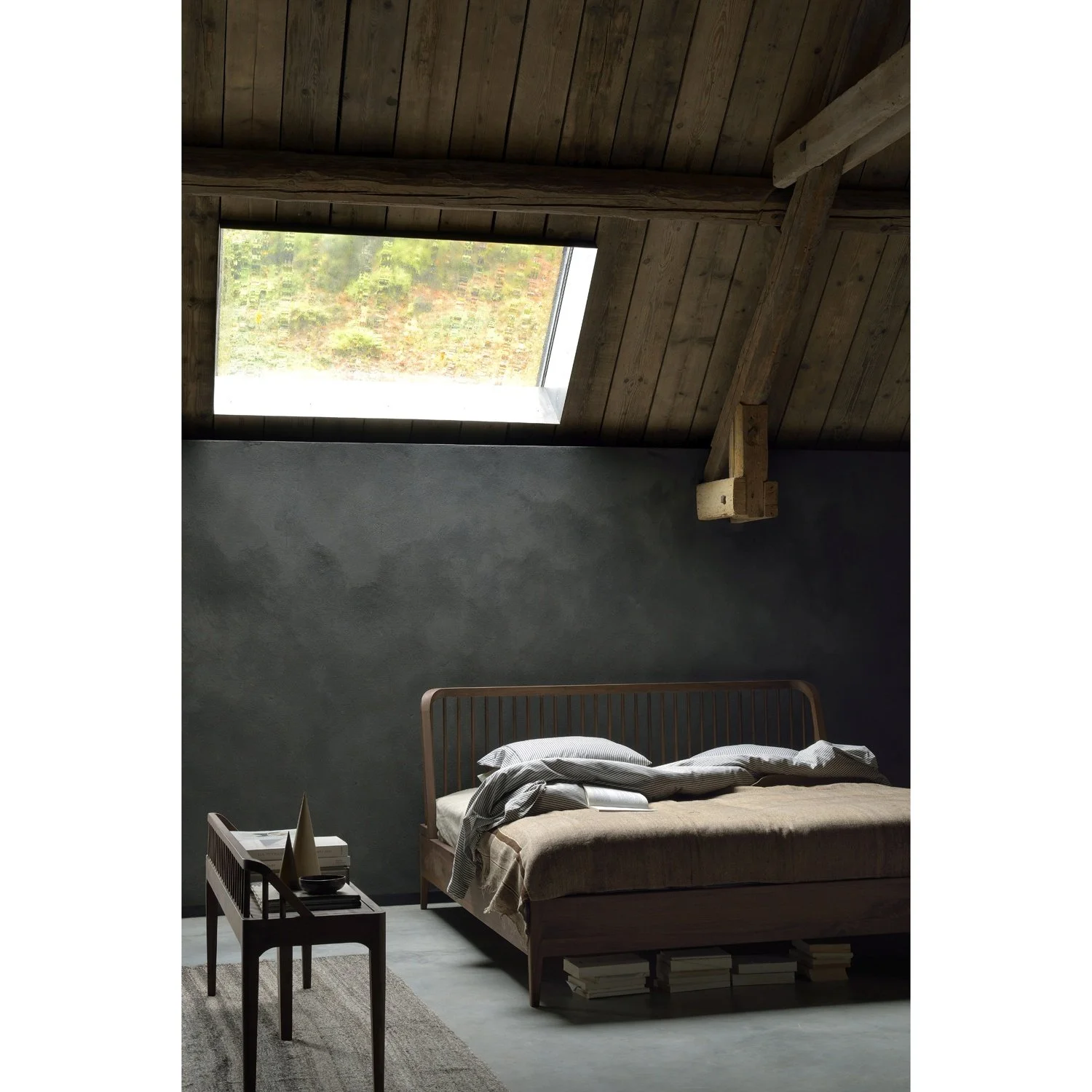 TGE-045186 Walnut Spindle bed.jpg