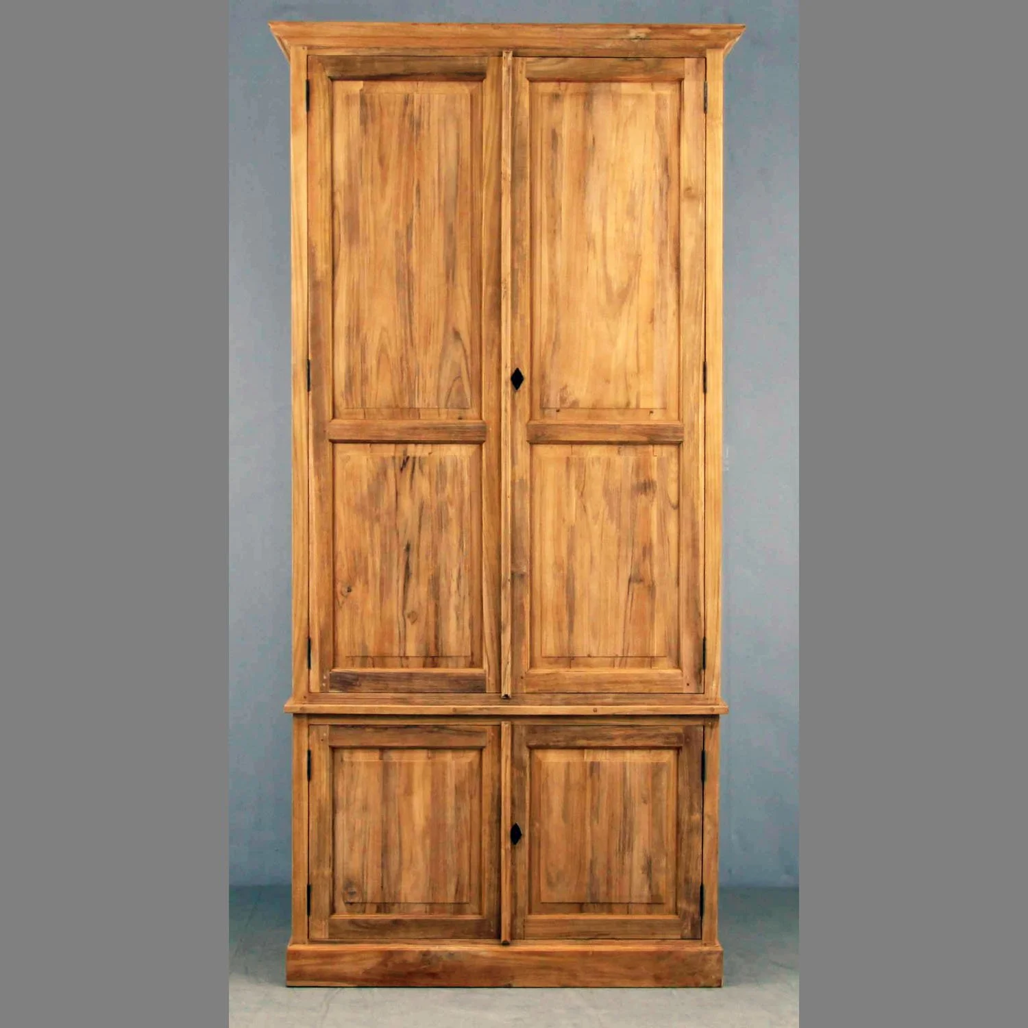 2011-Kleiderschrank-Schargi-02.jpg