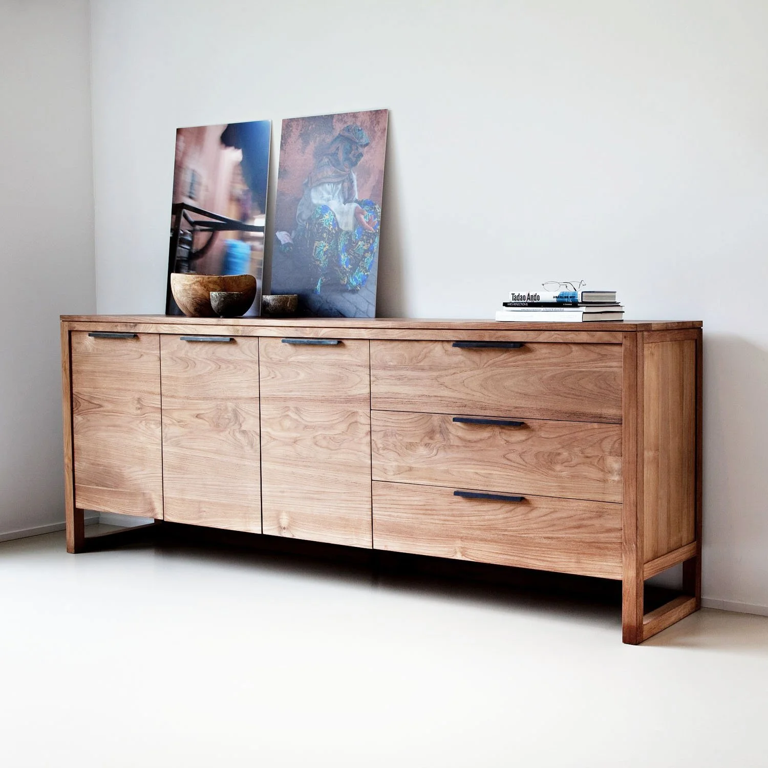 1011194-Ethnicraft-Teak-Sideboard-LF-3-Türen-3-Schubladen-240X46X90_02.jpg