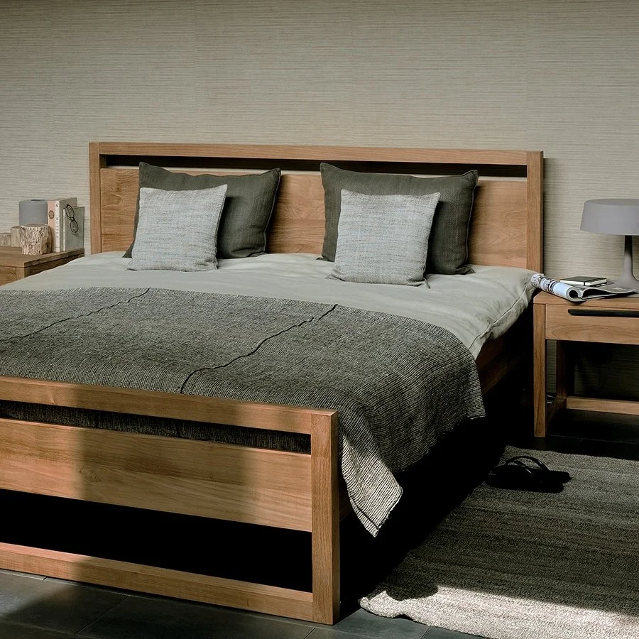 1011131-Ethnicraft-Teak-Light-Frame-Bett-ohne-Lattenrost-Matratze-180-200-191x210x95_04.jpg