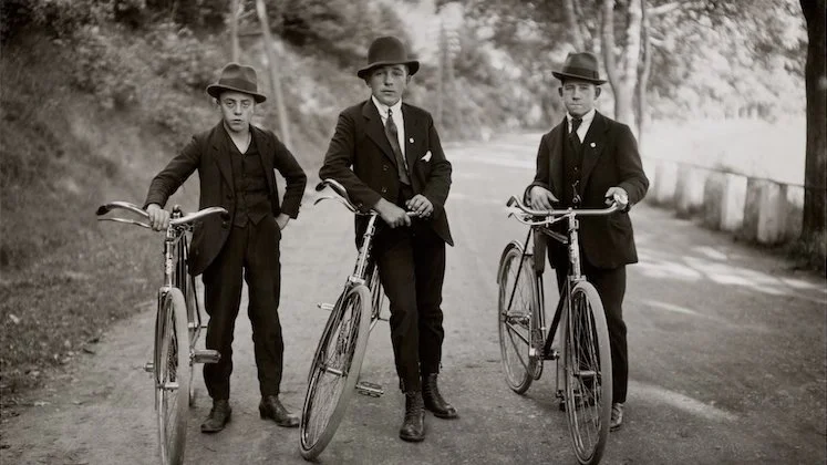 The Man Who Wanted to Photograph Everyone