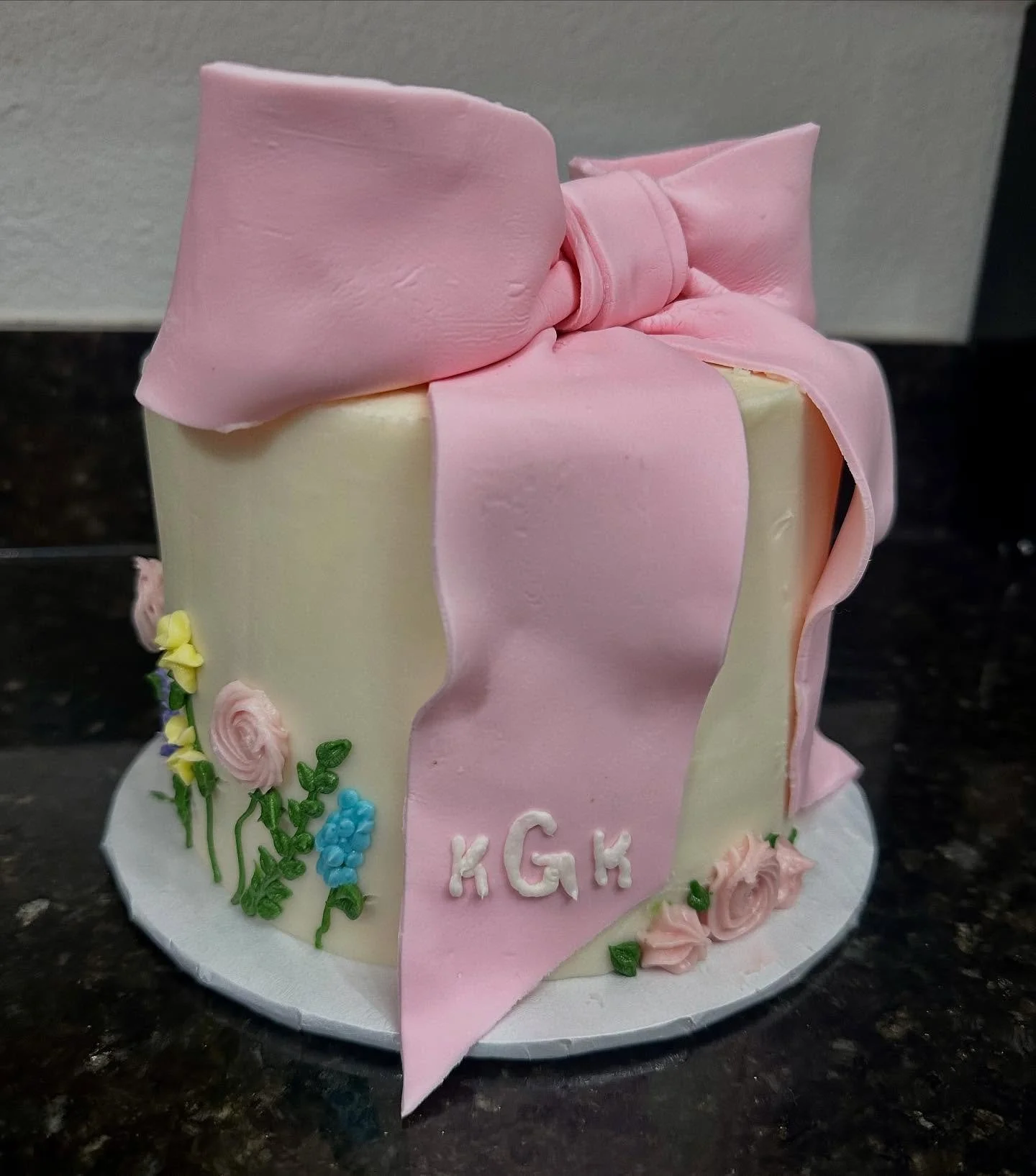 Bows and wildflowers!