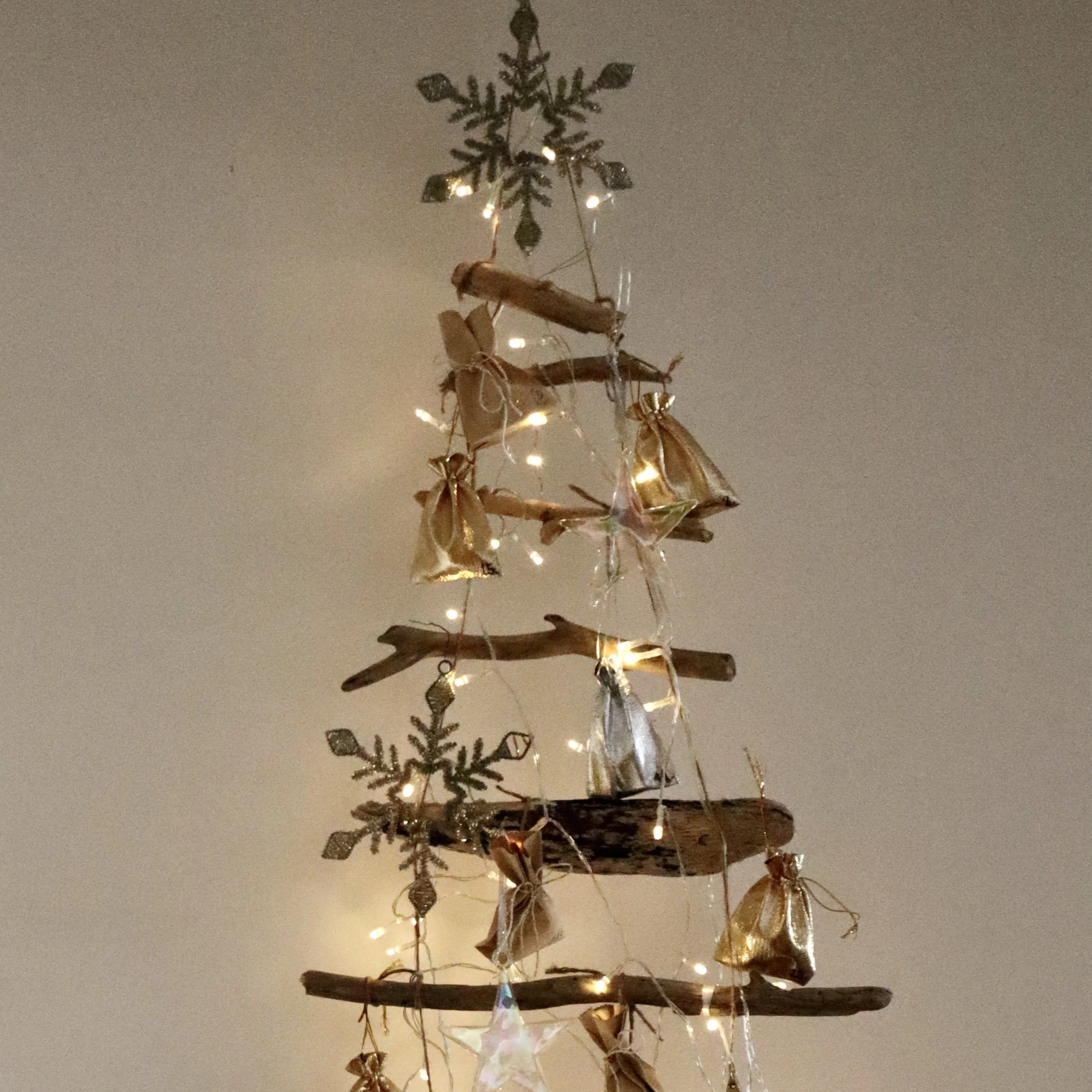 ADVENT CALENDAR WITH DRIFTWOOD