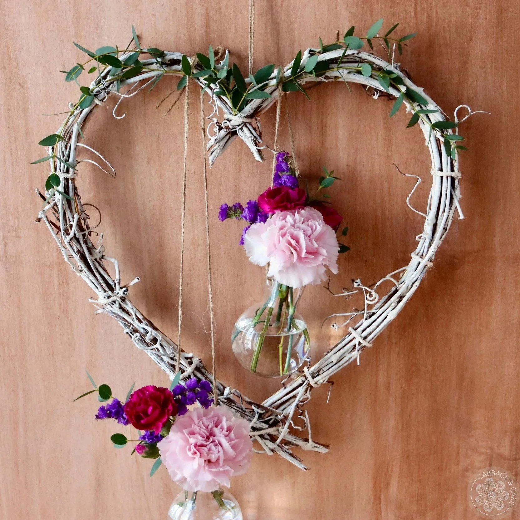 REUSABLE HEART WREATH DIY