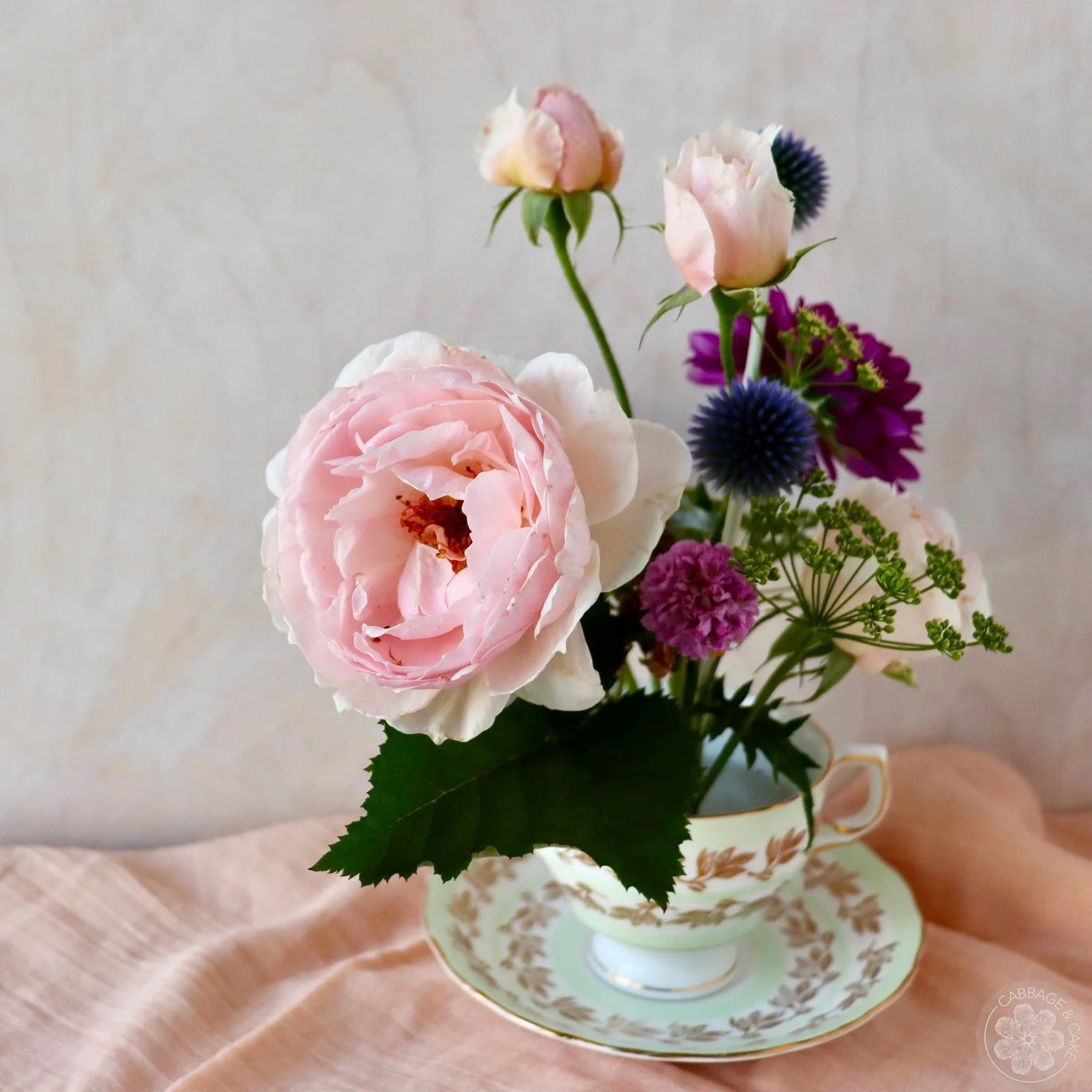 DIY SUMMER FLOWER FROG ARRANGEMENTS IN VINTAGE DISHES