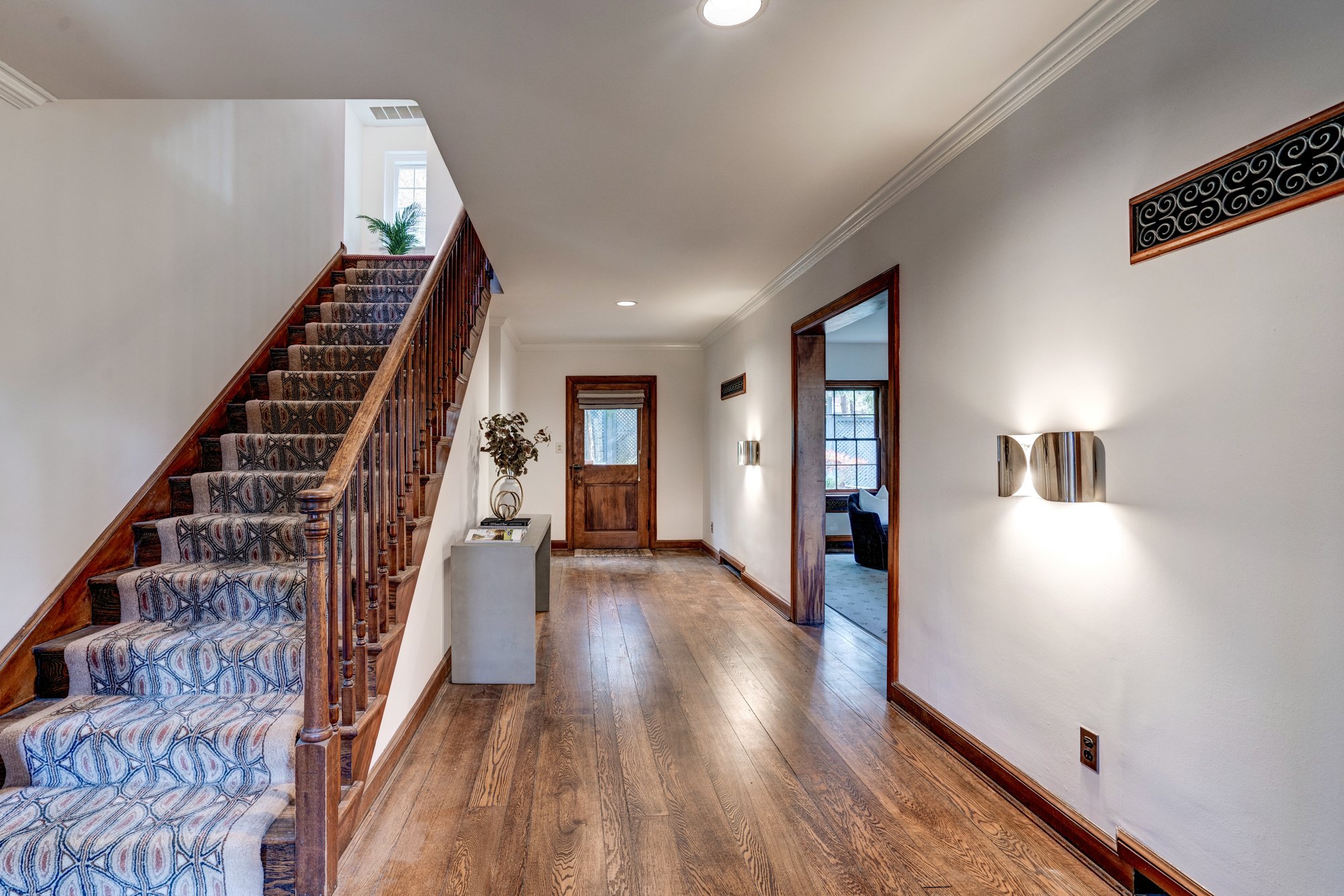 2919 43rd St NW-15.jpg