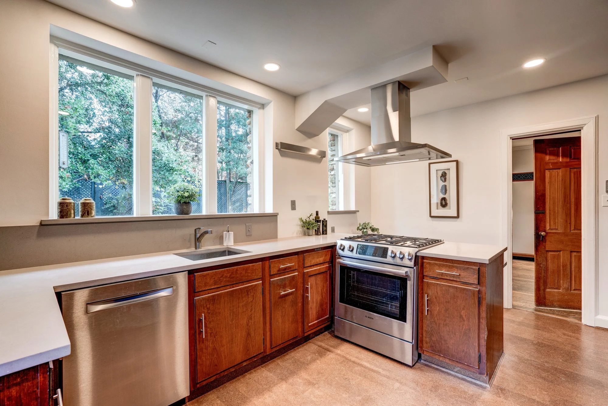 2919 43rd St NW-26.jpg