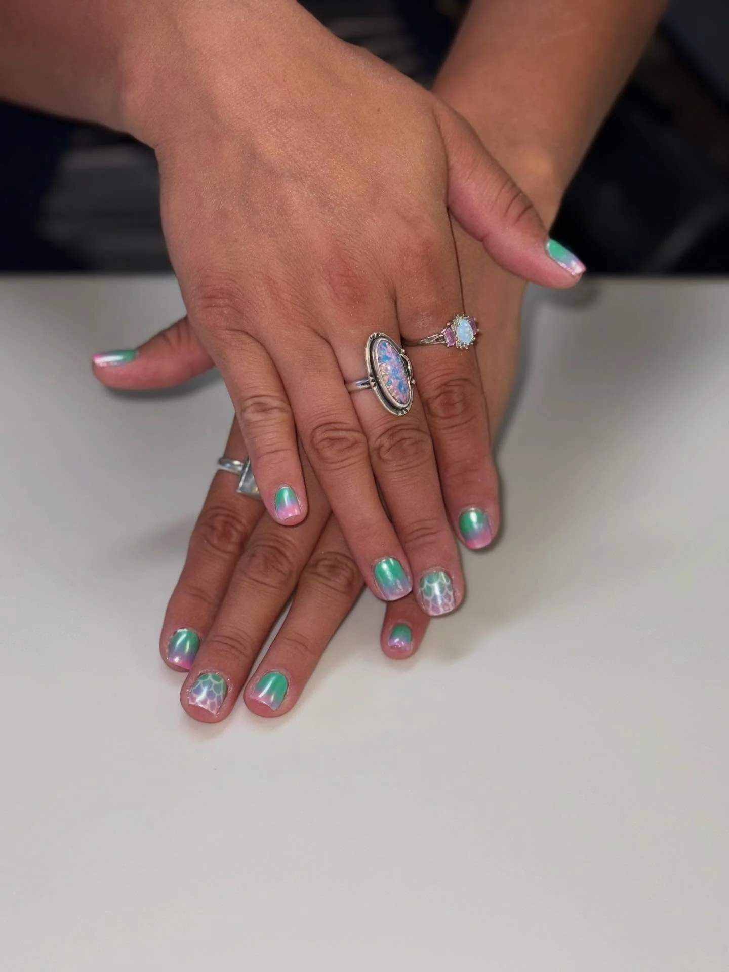 When the chrome hits 😍
#roseburgnails #roseburg #roseburgoregon #roseburgsalon #roseburghighschool #oaklandoregon #sutherlinoregon #sutherlinnails #sutherlinnailtech