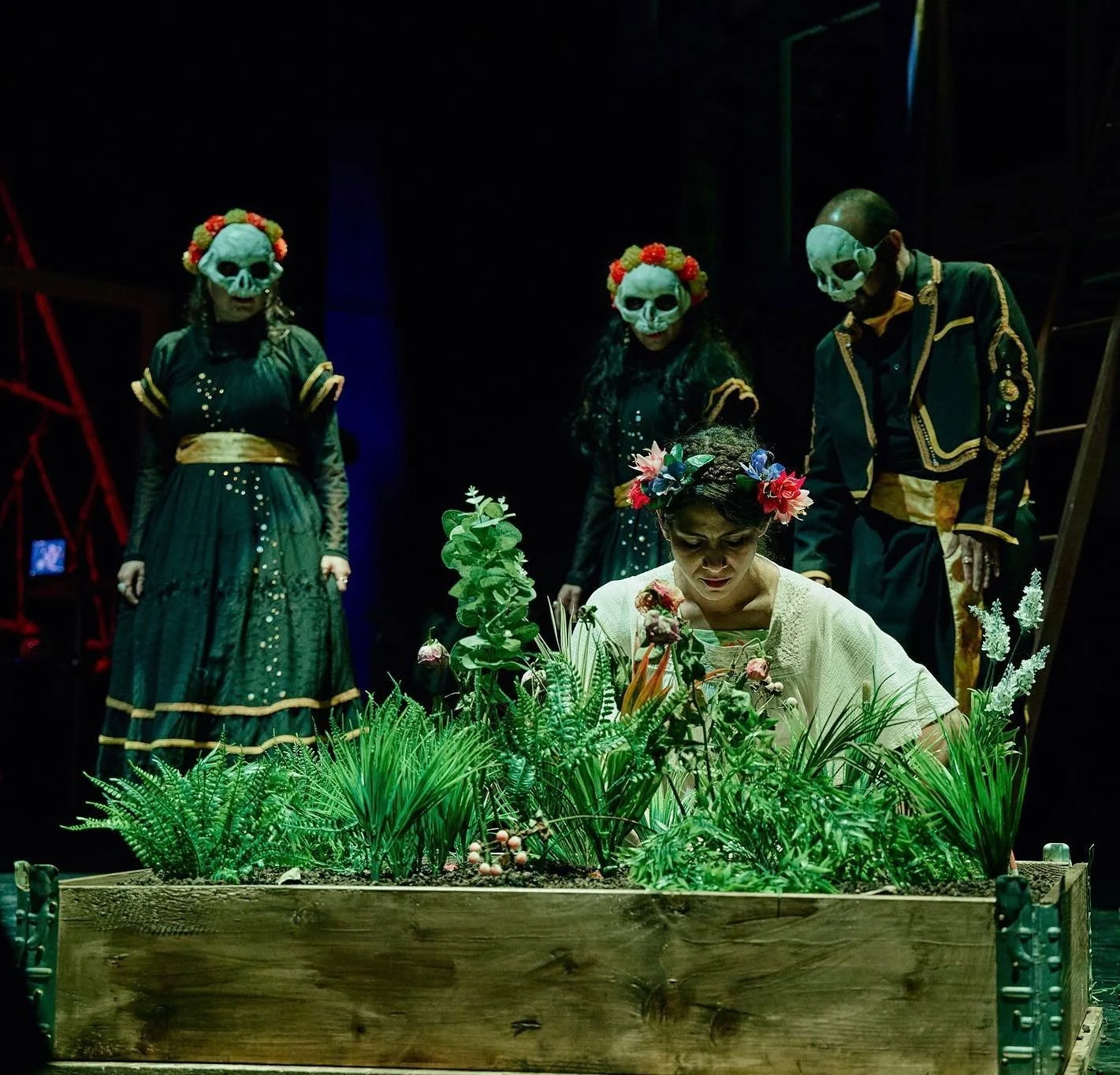 Frida, by Robert Rodriguez, produced by Noethern Opera Group, @northernopera 

Director
Francesca Murray-Fuentes

Conductor
Odaline de la Martinez

Set and Costume Designer
Lu Herbert, @lherbertdesign 

Assistant Set and Costume Designer
Rosaleen Orr
