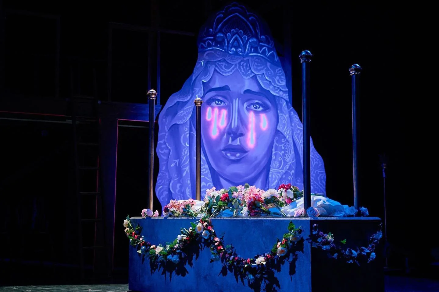 Maria De Buenos Aires, by Astor Piazzolla, produced by Northern Opera Group, @northernopera 

Director &amp; Choreographer
Carlos Pons Guerra @carlitosponsg 

Conductor
Natalia Luis-Bassa

Set and Costume Designer
Lu Herbert @lherbertdesign 

Assista