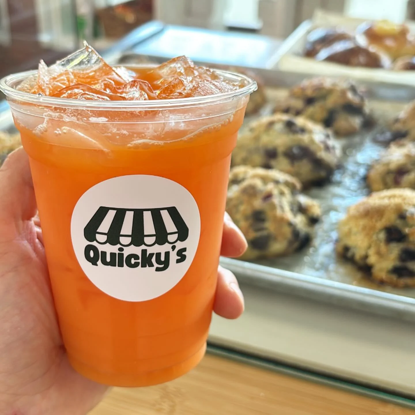 WE HAVE 2 NEW JUICES ON DRAFT!!! 

Orange, Pineapple, Ginger, &amp; Carrot

Granny Smith, Cucumber, Celery, Lemon, &amp; a hint of Kale

#quickysnewport