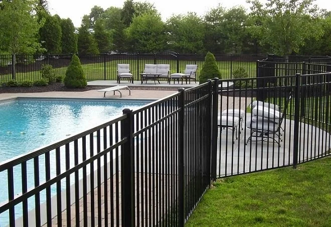 pool fence.jpg