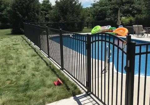 pool fence 3.jpg