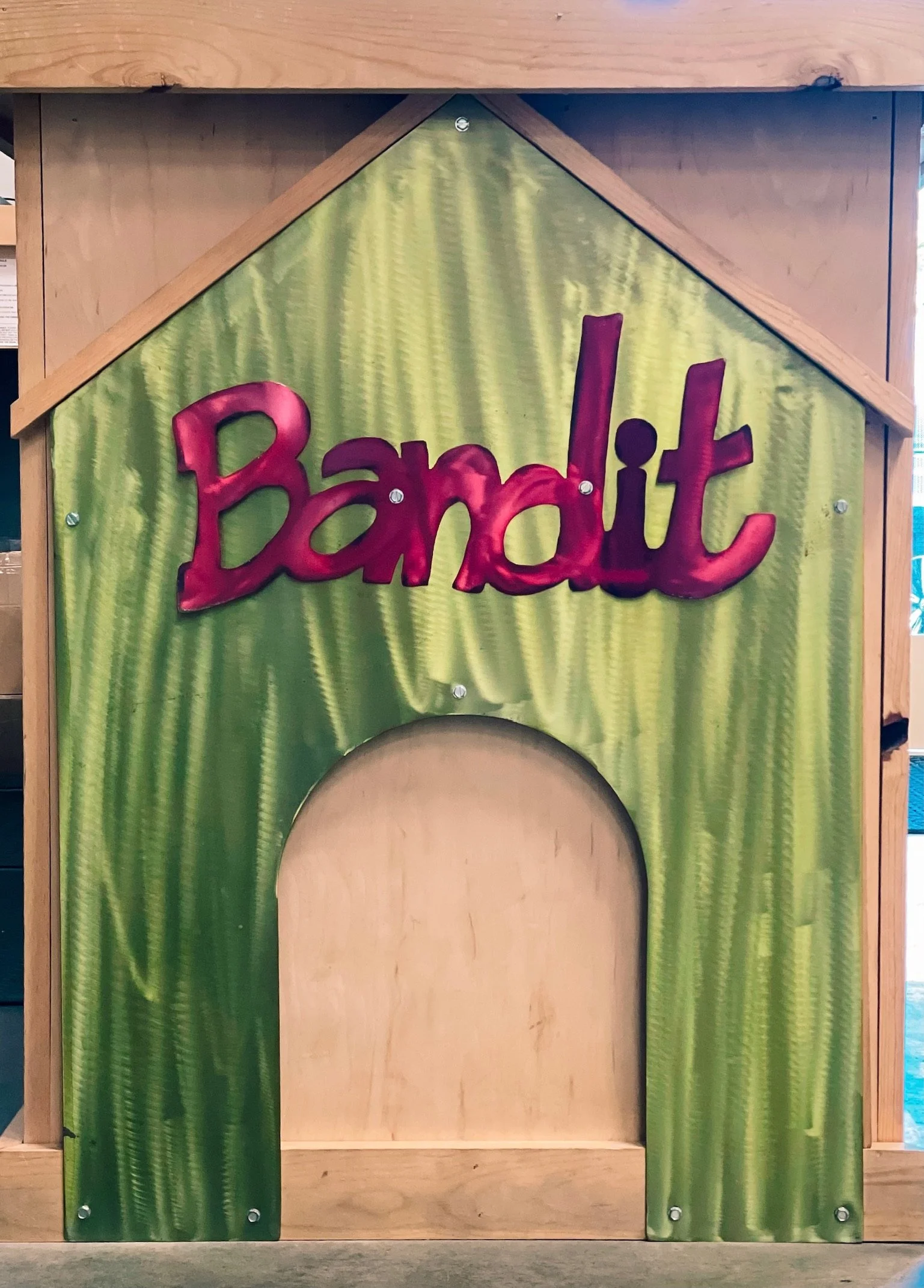 8 Bandit Dog Hous.jpg