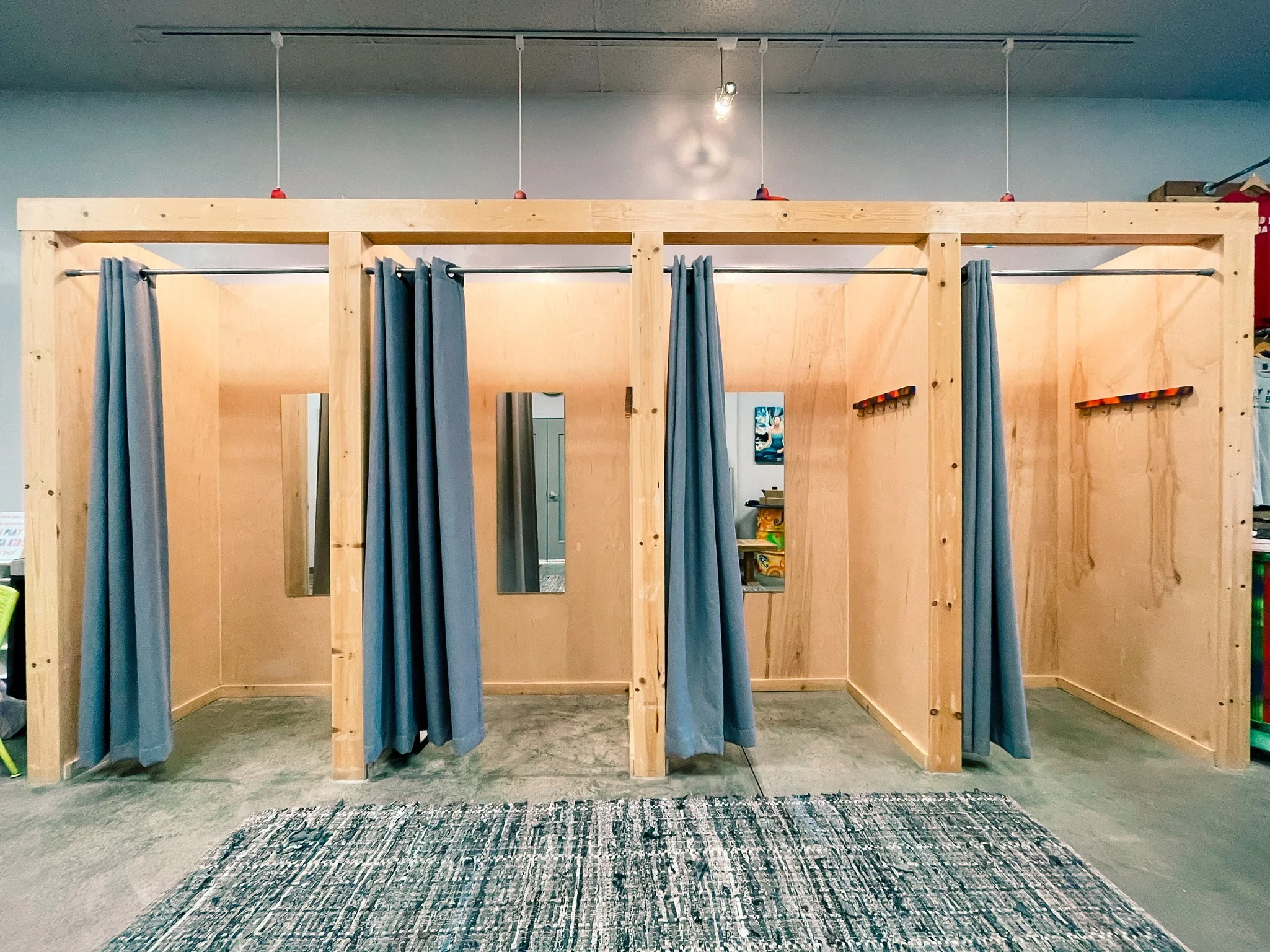 17 SDY Changing Rooms.jpg