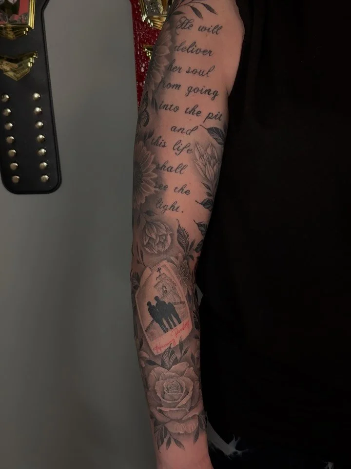 Florals sleeve 🖤
@khaiitattoo @79tattoo__ 
Thank you for trust
#tattoo #ink #tattooartists 
#tattooed #dmvtattooartist
