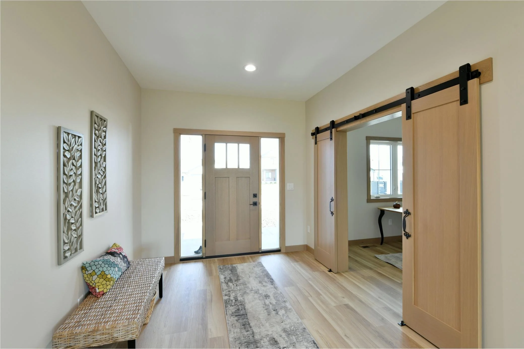 3154ArcherPl Entry TaraFontaineRealtor.jpg