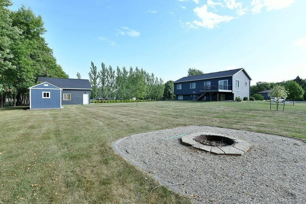 8018 Aquarius Drive YardTaraFontaineRealtor.jpeg