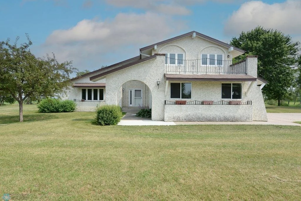 2811 front close.jpg