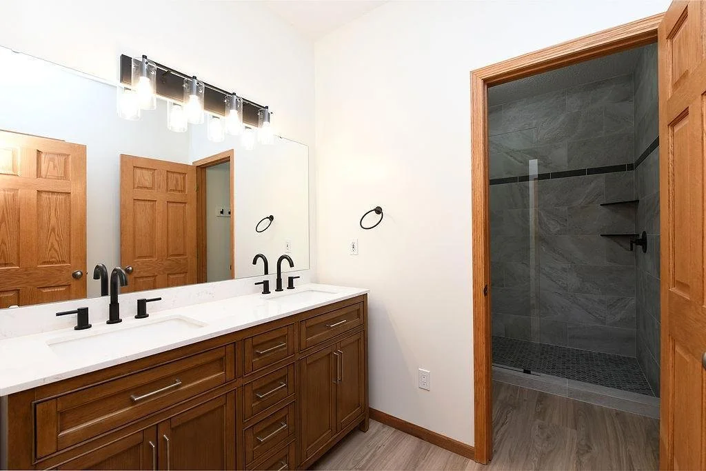 8018 Aquarius Drive BathroomTaraFontaineRealtor.jpeg