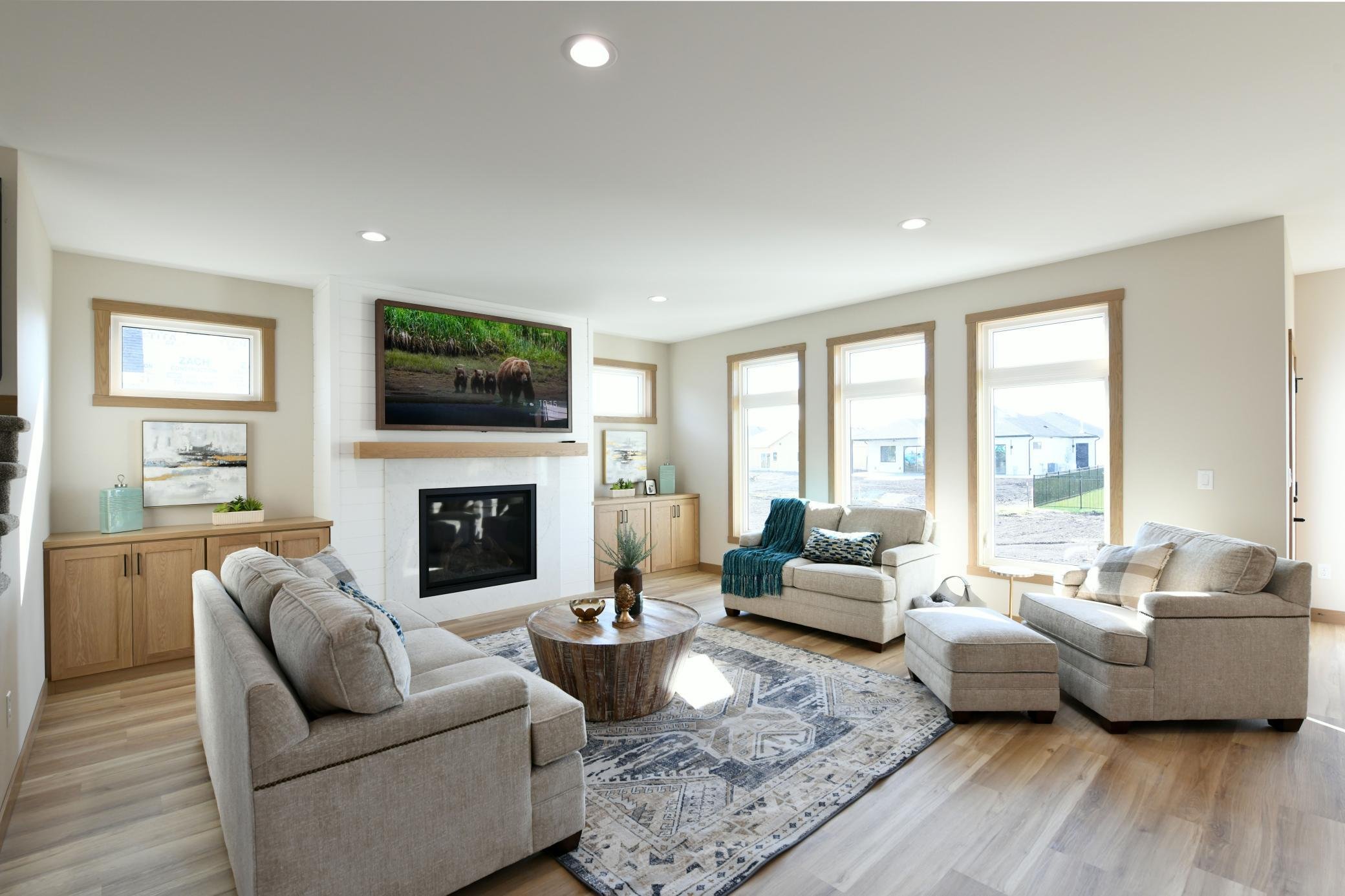 3154ArcherPl LivingArea03 TaraFontaineRealtor.jpg