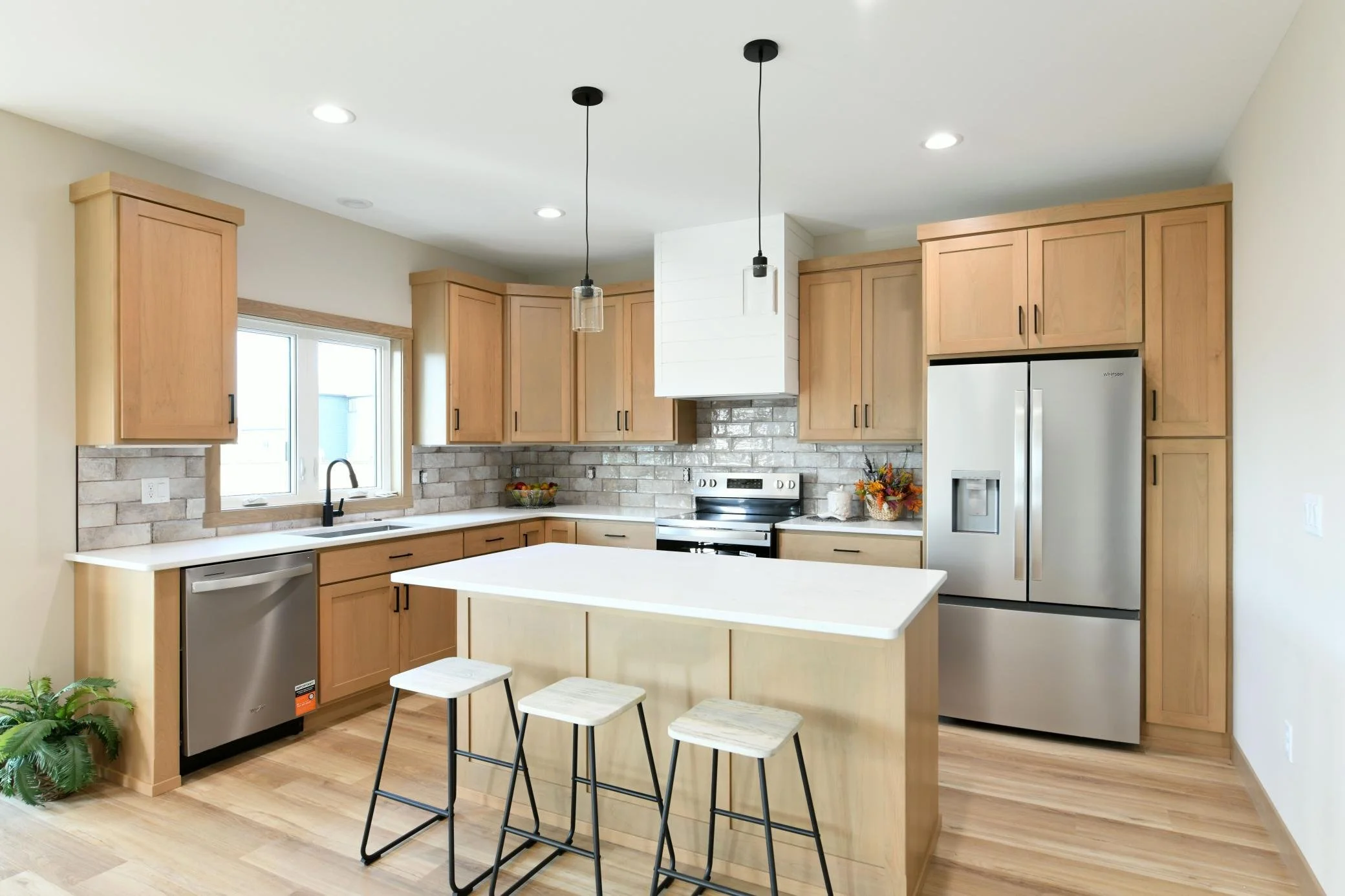 3154ArcherPl Kitchen01 TaraFontaineRealtor.jpeg