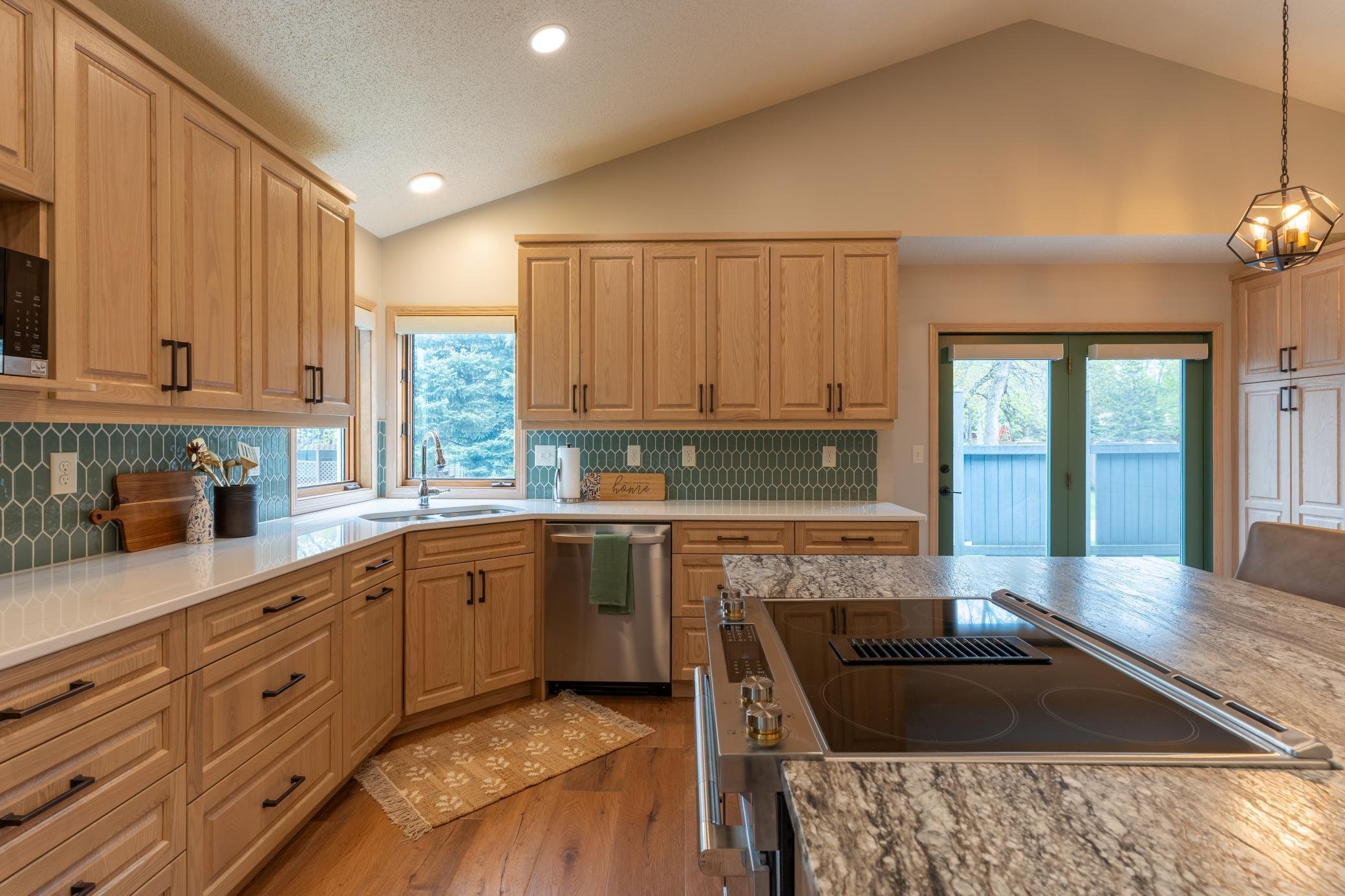 2541 S 26 Fargo Kitchen02 TaraFontaineRealtor.jpg