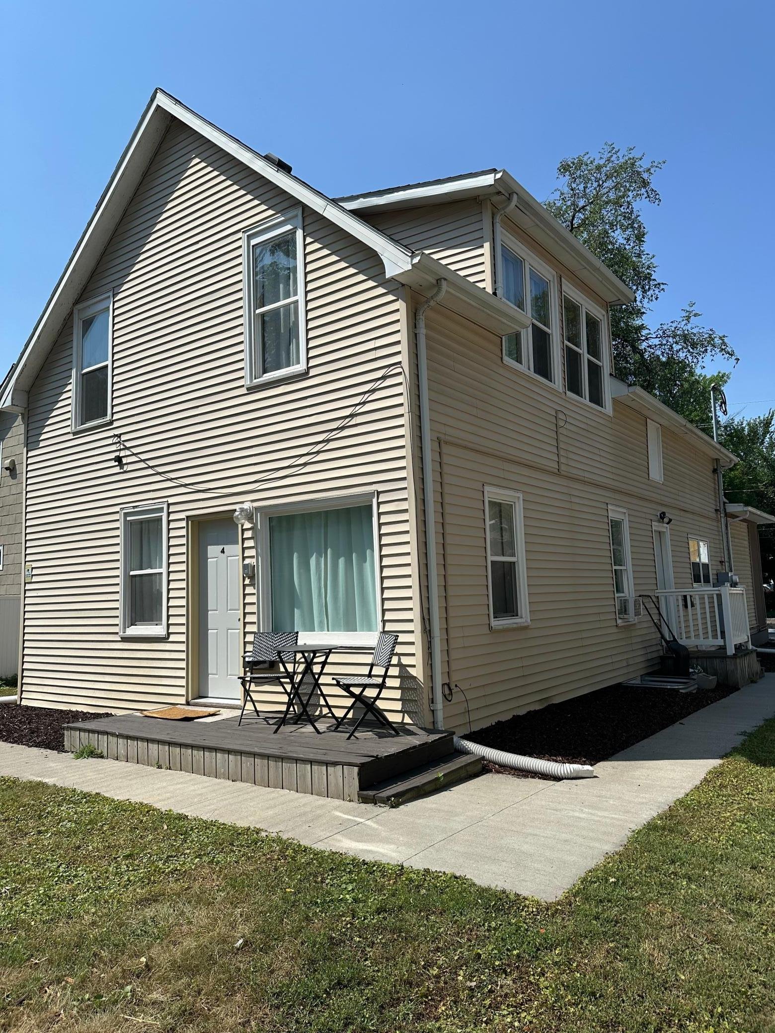 727 3rd Fargo Exterior02 TaraFontaineRealtor.jpeg