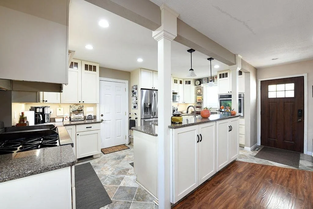 2213Fargo_Kitchen_TaraFontaineRealtor.jpeg