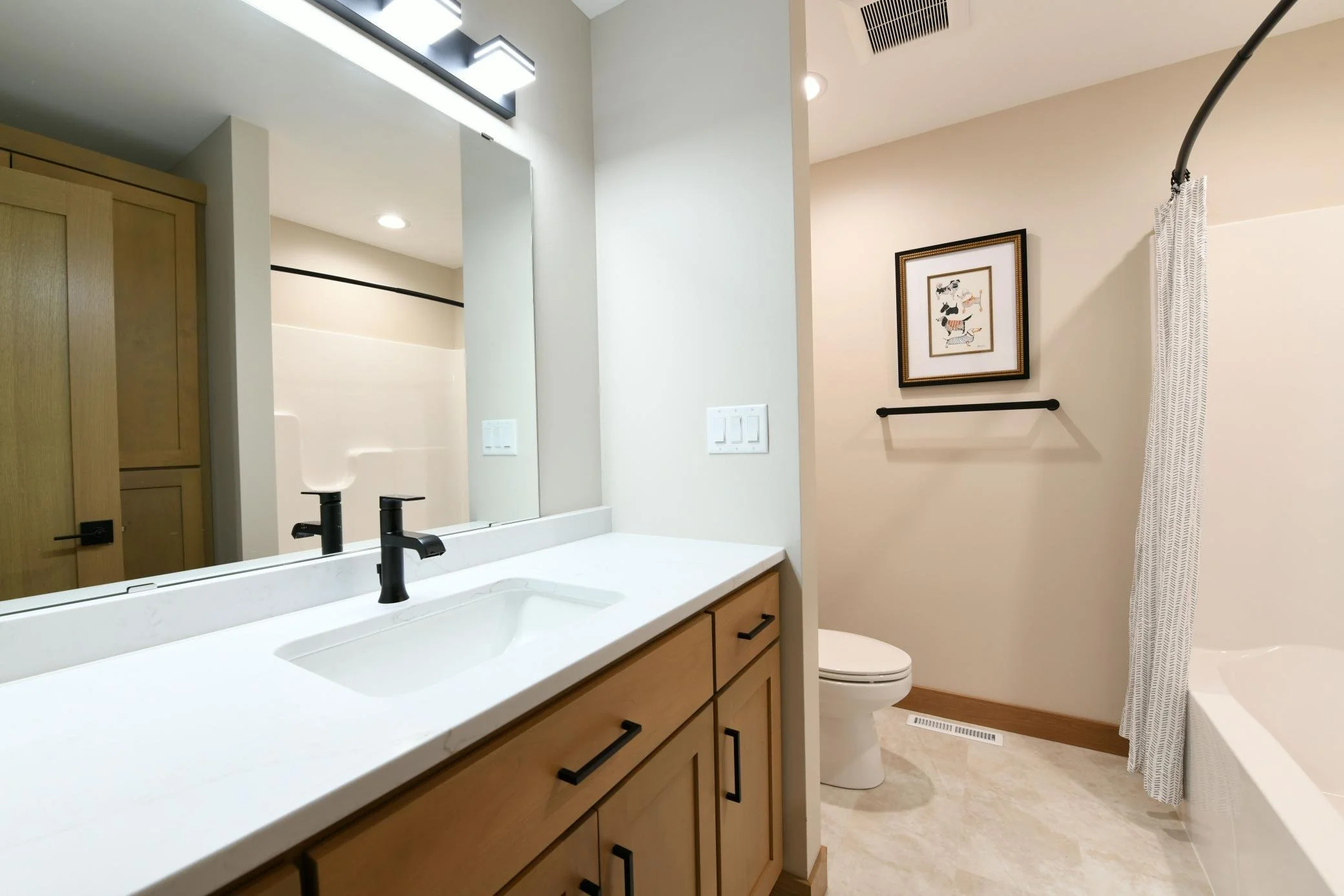 3154ArcherPl Bathroom TaraFontaineRealtor.jpg