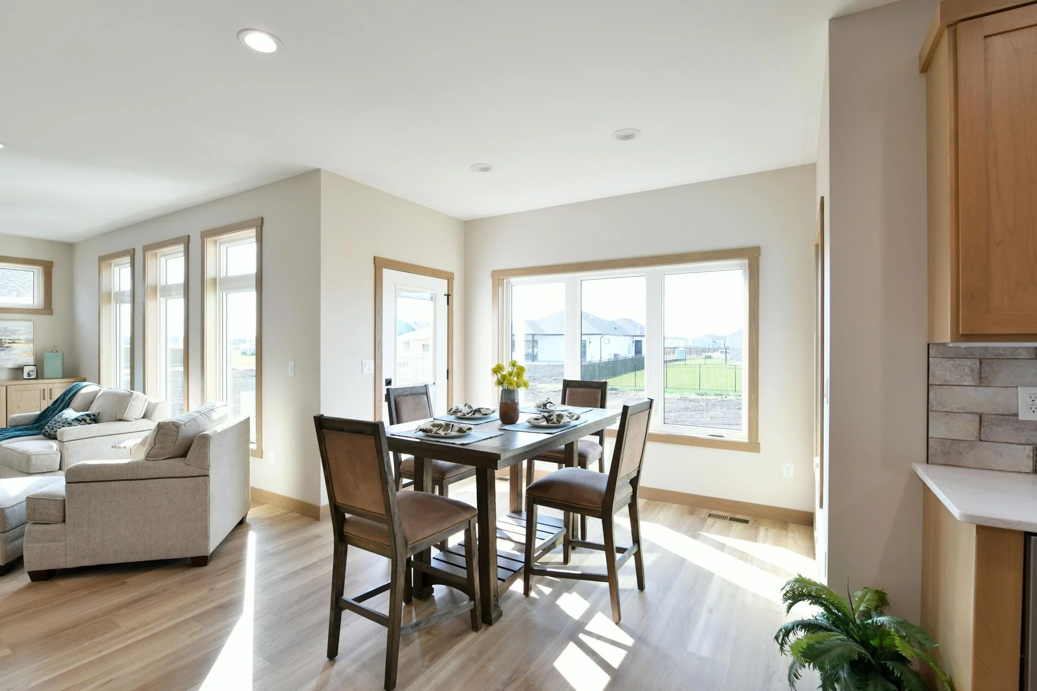 3154ArcherPl Dining TaraFontaineRealtor.jpg