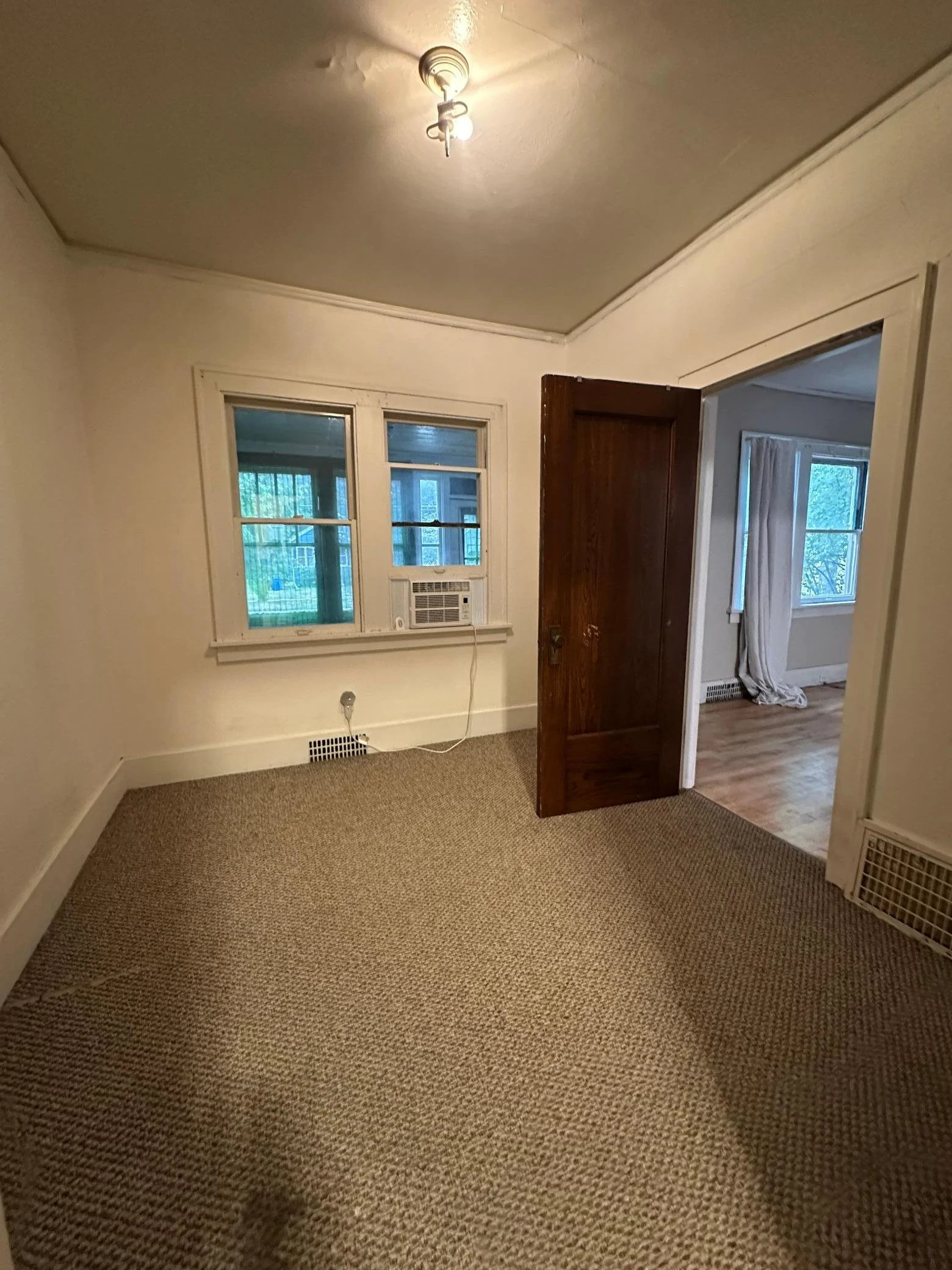 1034University Fargo Bedroom TaraFontaineRealtor.jpeg