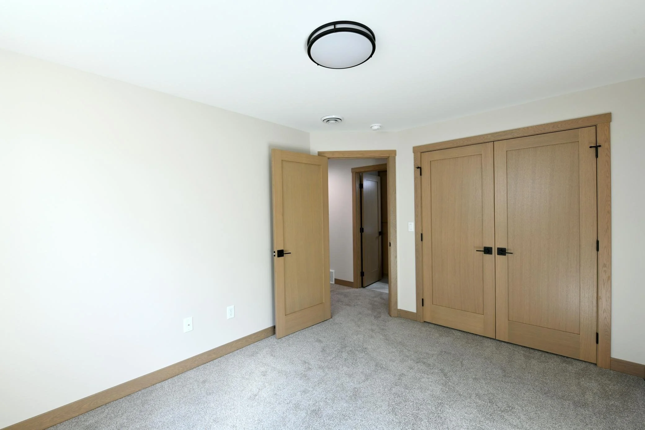 3154ArcherPl Bedroom TaraFontaineRealtor.jpg
