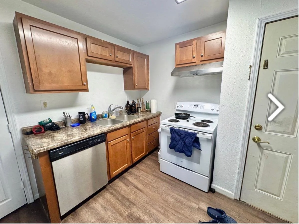 727 3rd Fargo Kitchen TaraFontaineRealtor.jpg