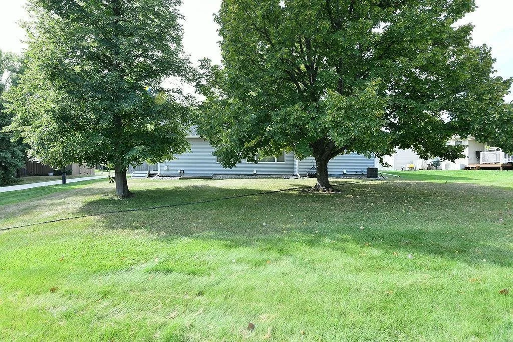 2541 S 26 Fargo Yard TaraFontaineRealtor.jpeg