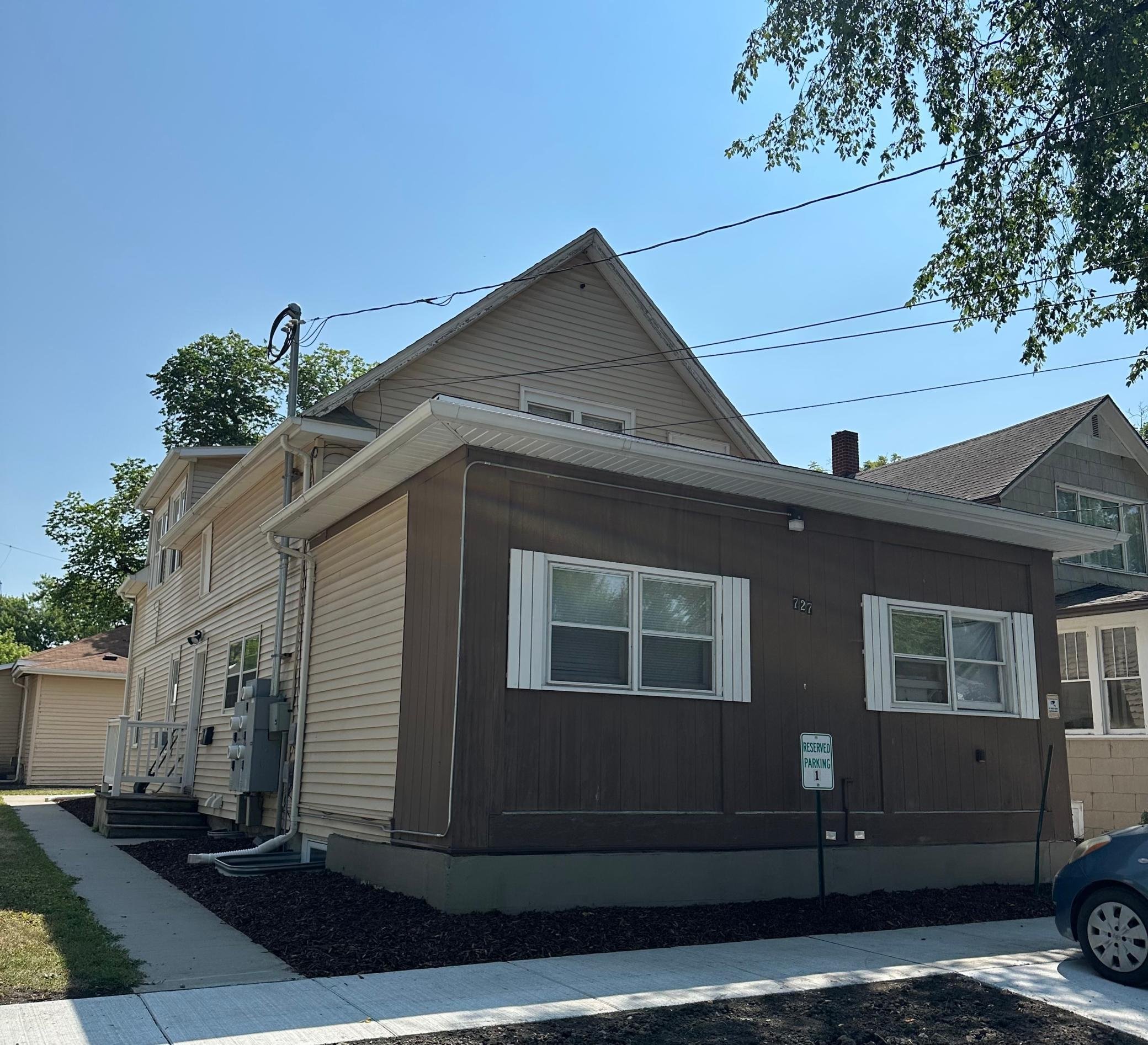 727 3rd Fargo Exterior04 TaraFontaineRealtor.jpeg