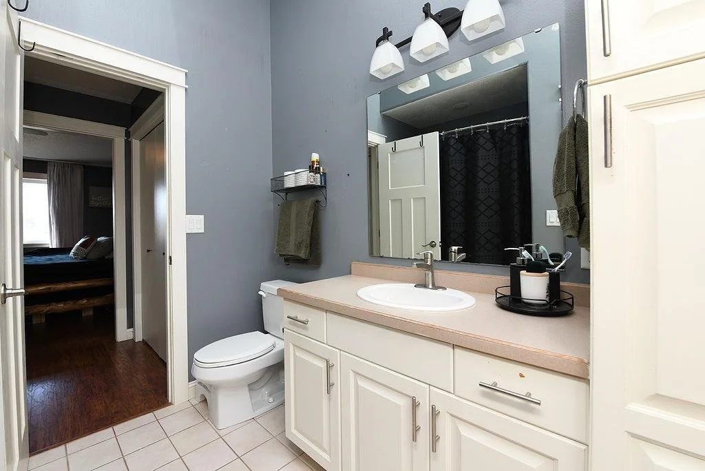 Tarafontaine_4254_Bathroom.jpg