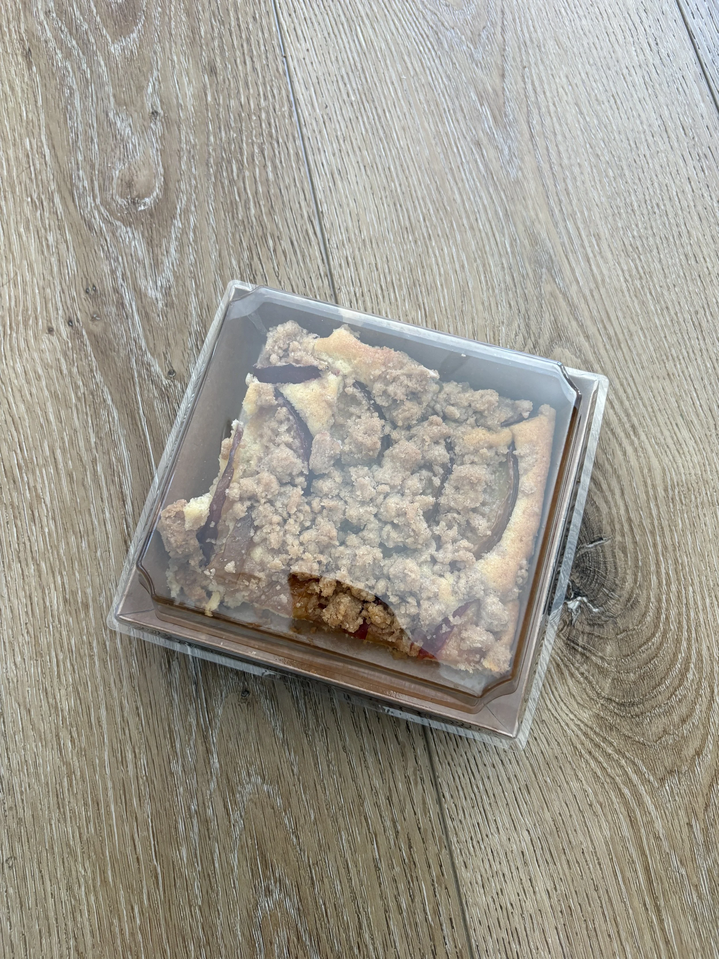 October Special: Plum-Streusel-Cake