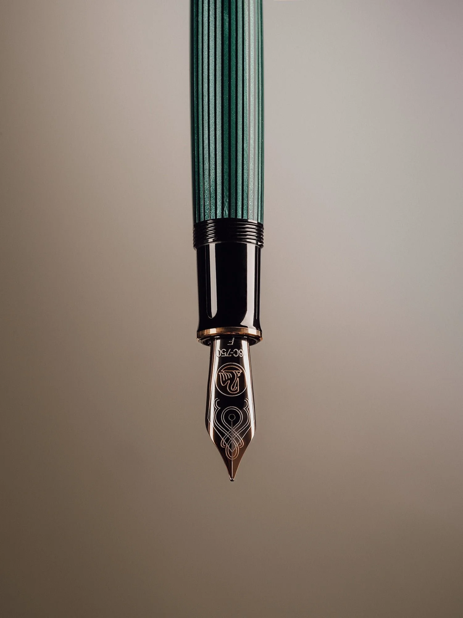 Pelikan_M1000_Fountain_Pen_Nib_Luxury_Product_Photography_by_Nicholas_Hyatt_in_Toronto.jpg