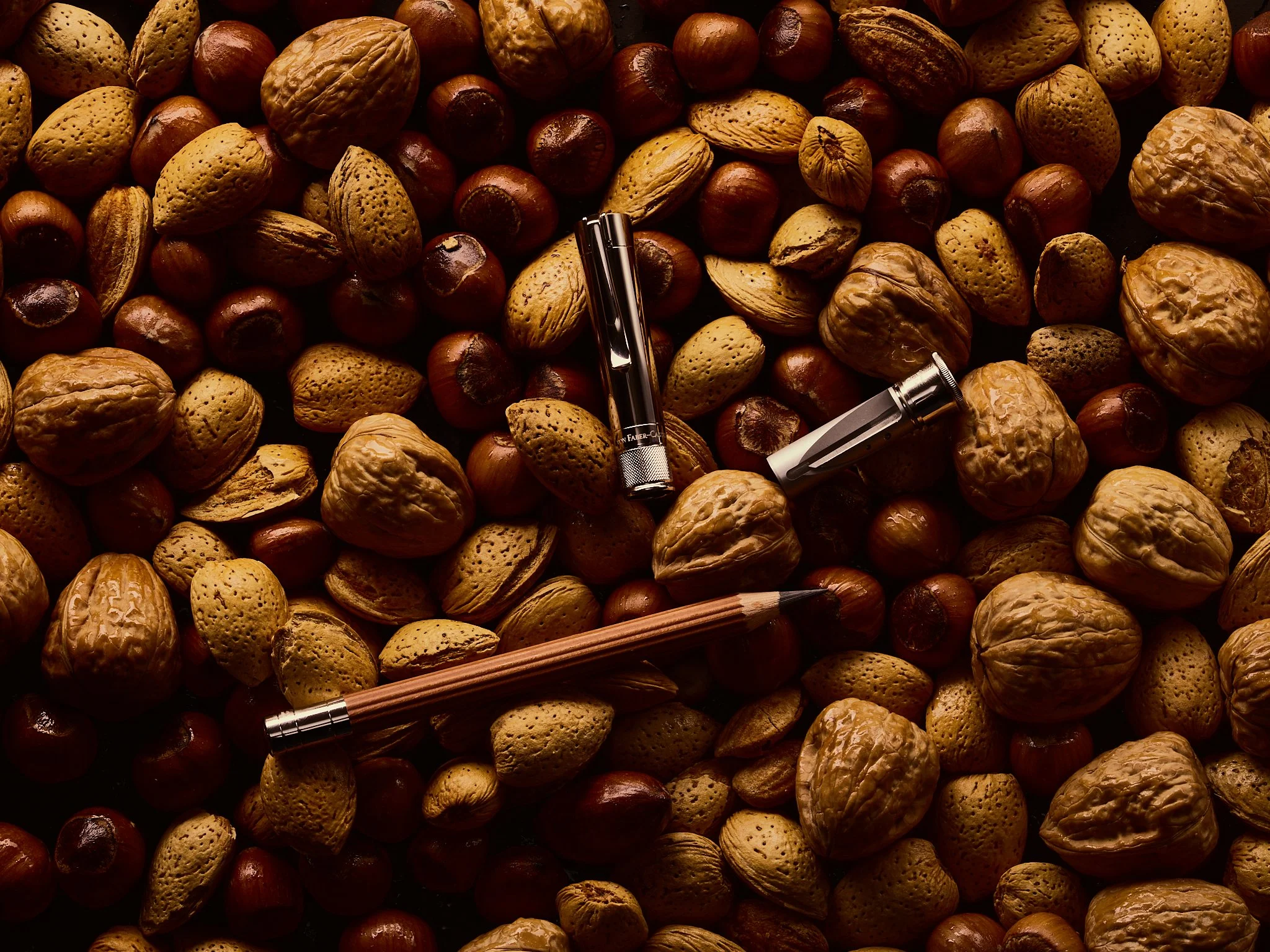 Holiday 2025 Graf von Faber-Castell Magnum Perfect Pencil Web.jpg