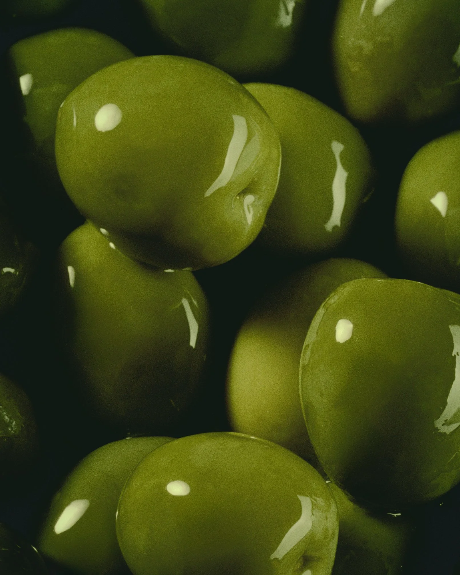NicholasHyatt_FoodStudy_02_GreenOlives_Portra160.jpg (1).JPG