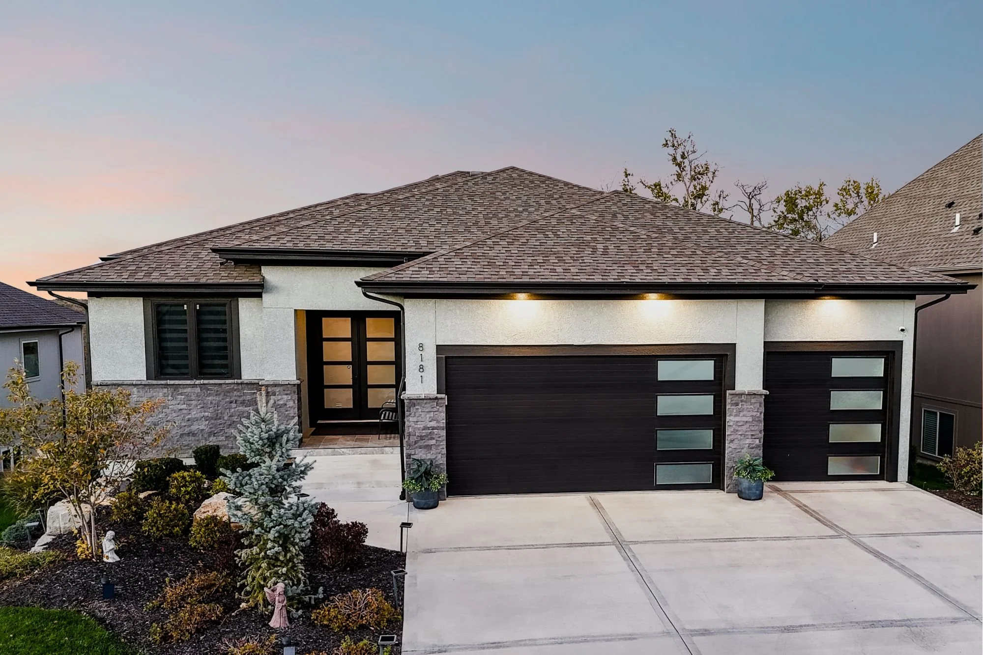 Tour this beautiful Don Julian Reverse 1.5 story in Bristol Highlands Villas, now available in Lenexa, KS!