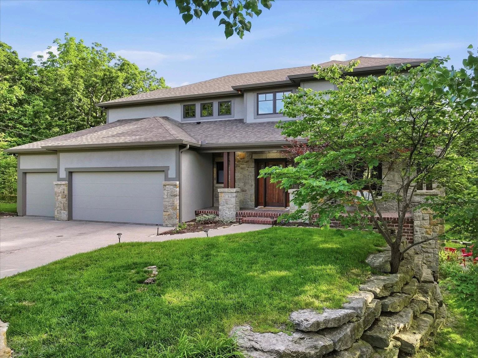JUST LISTED! 📍28511 W. 88th St

Open House Friday 5/29 @ 4-6 pm
Saturday 5/30 @ 1-3 pm
Sunday 5/31 @ 1-3 pm

5 Bedroom |  4.1 Bathroom |  4-Car Tandem |  4,125 Sq Ft |  1.52 Acres

Don&rsquo;t miss this 2-Story in the De Soto schools. Comment PRIVAT