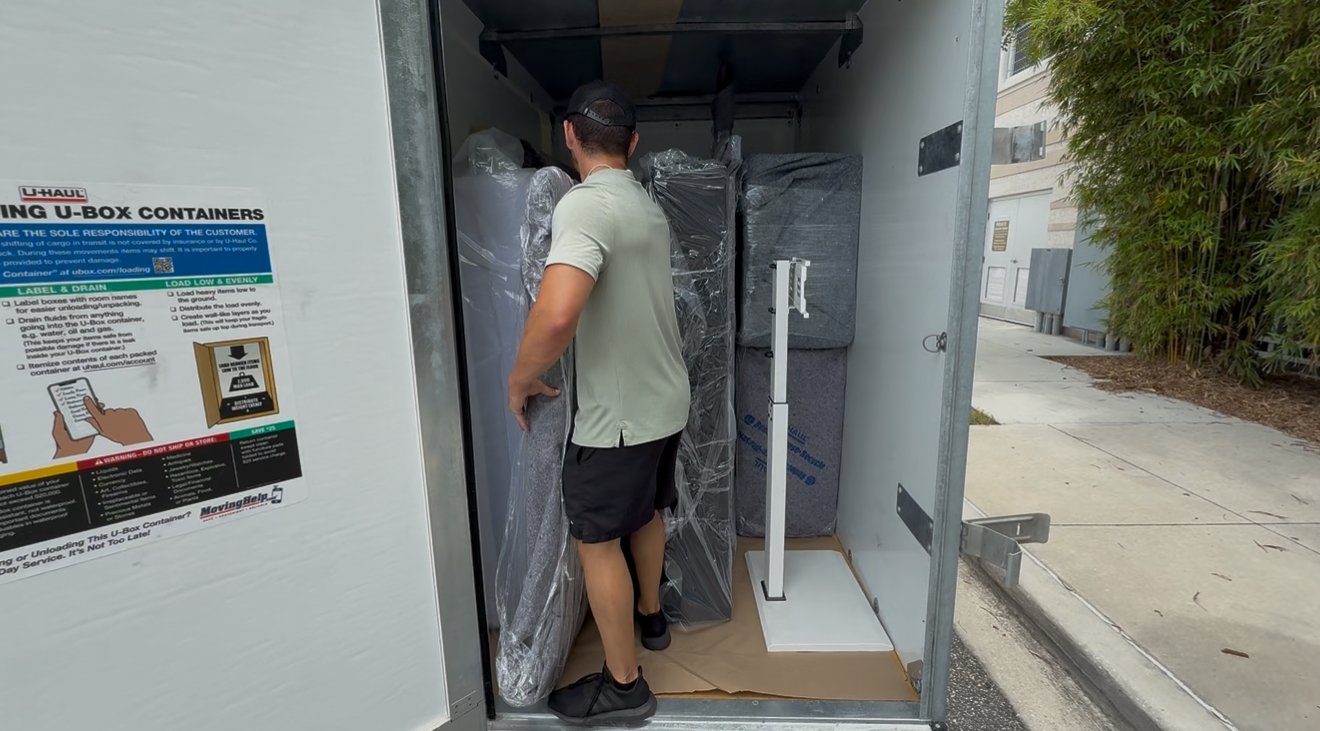 The Ultimate Guide to Senior Movers in Delaney Park, Orlando: Downsizing from History with Grace