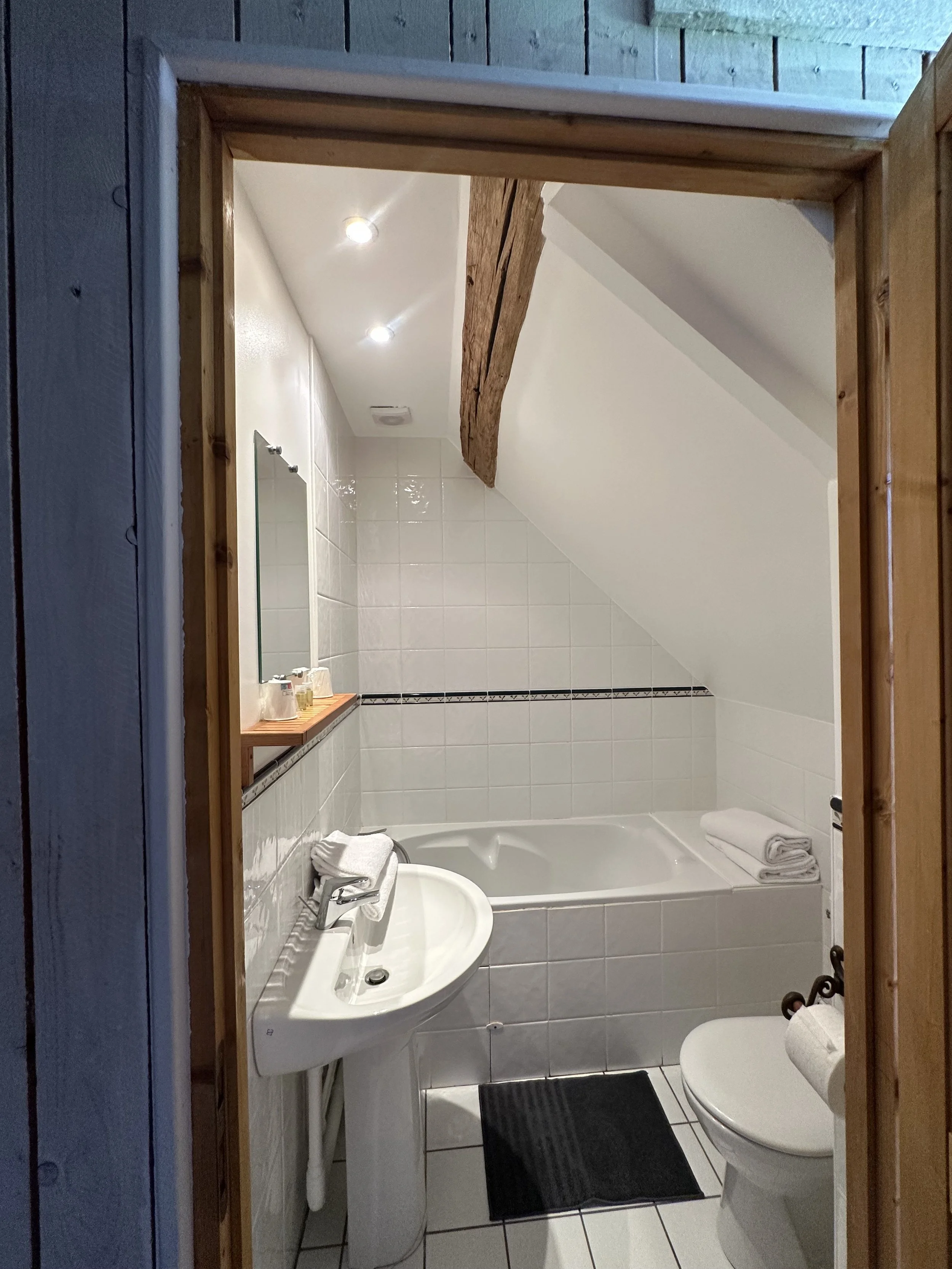 chambre des hébergements sur place aux Hauts de Pardaillan