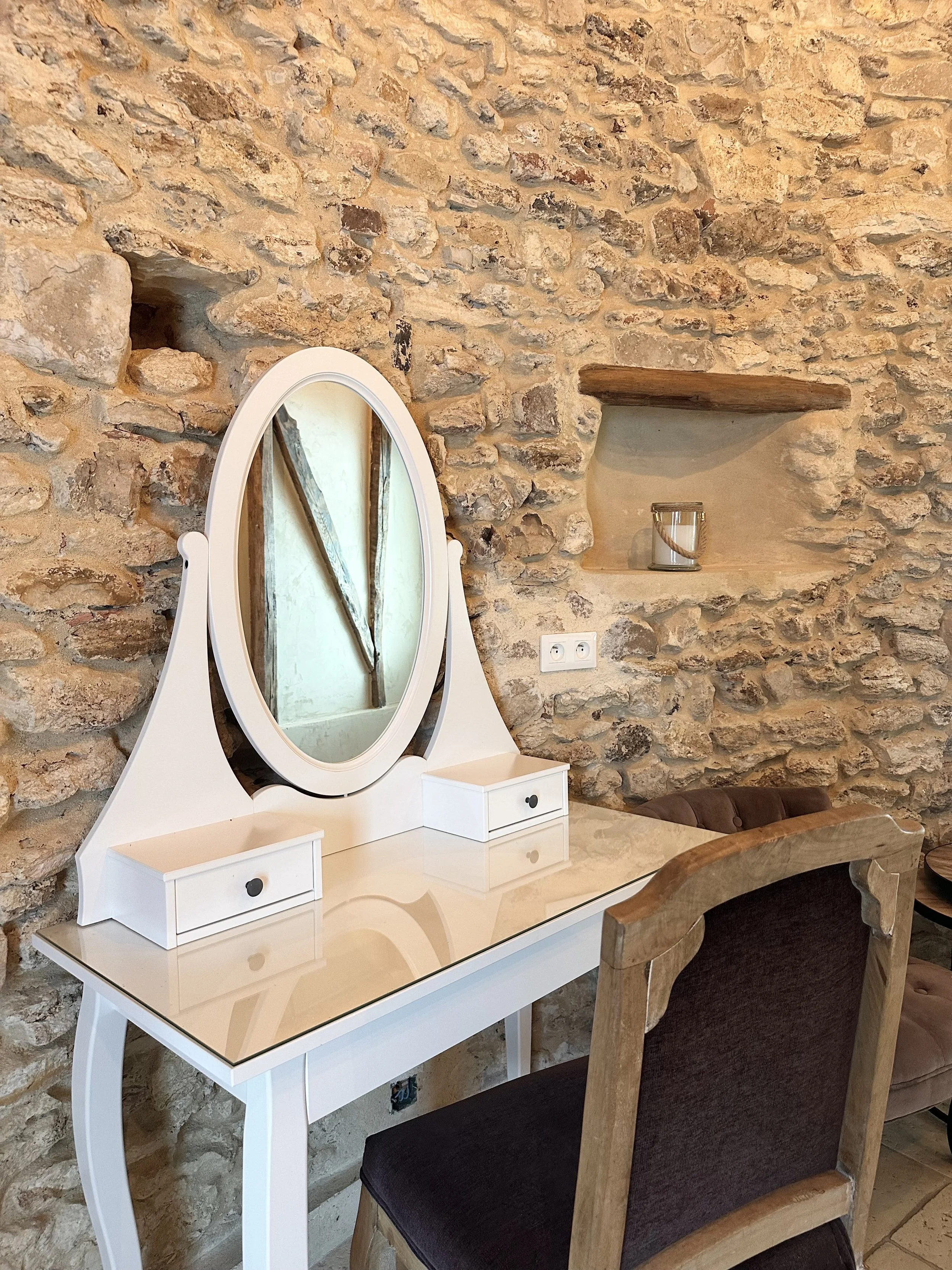 chambre des hébergements sur place aux Hauts de Pardaillan