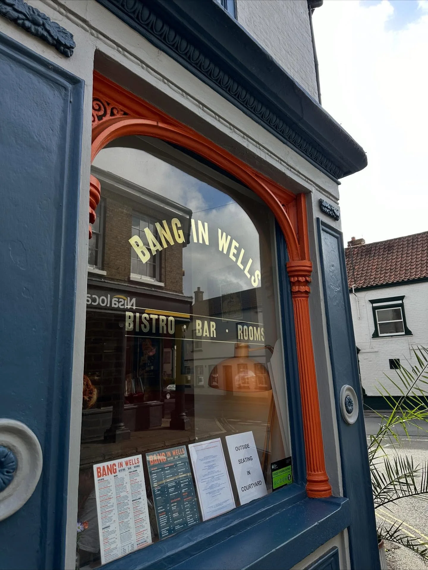 📍 Wells-Next-The-Sea 
🍽️ Bang, Staithe Street
☕️ Veggie Breakfast, Full English & perfect coffee. 
Sunday morning brunch @banginwells hit the spot today, just perfect. 😍 
Wells is just 22mins from Little Birch 🌳 perfect for getting to all o