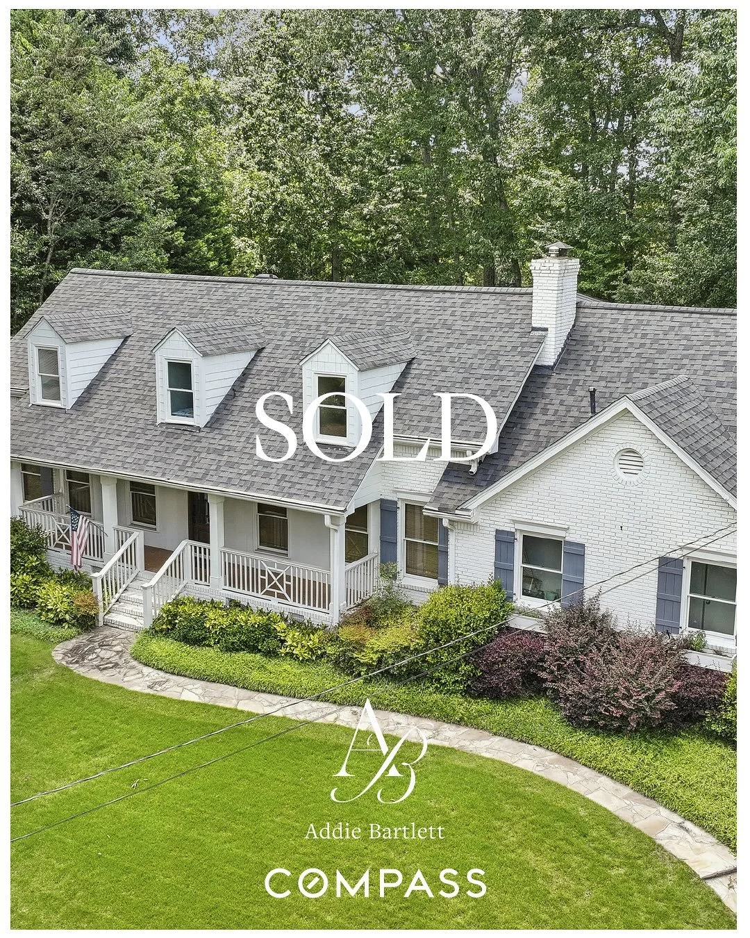 Sold!

Another off market deal closed in The Branches - Dunwoody. I am so happy for the buyer, who has a bunch of friends in the neighborhood and was focused on finding a home she could make her own. I know my clients will miss this house and this ne