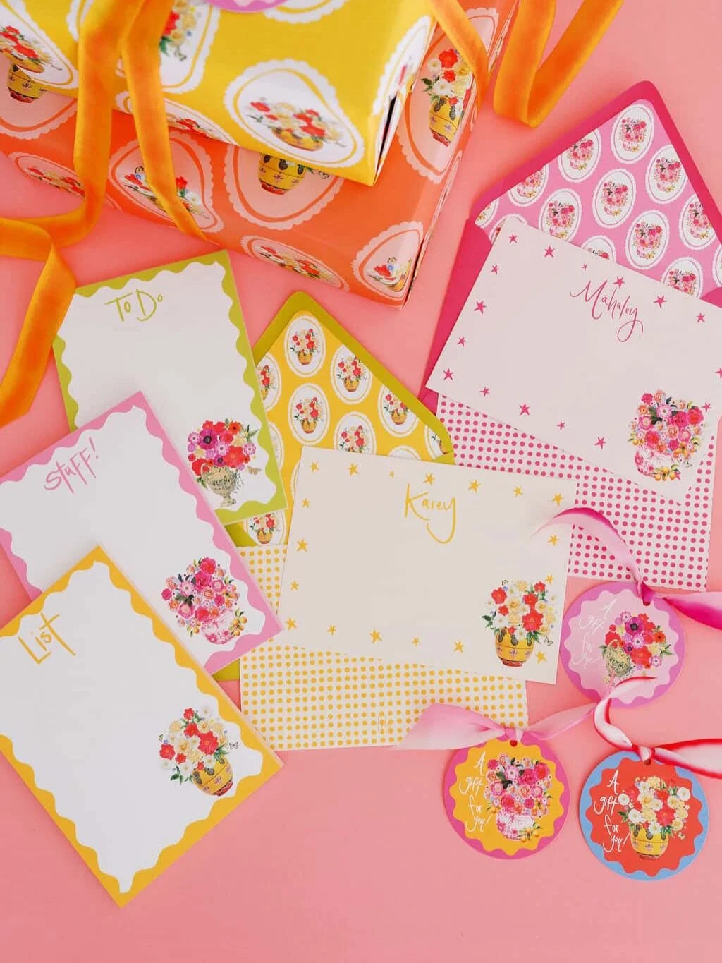 Last fall I got an email from Mahaley @fete.papier wanting to know if I was interested in collaborating. One look at her account and my answer was absolutely YES! She is a very talented designer and her stationery and party goods are so happy, whimsi